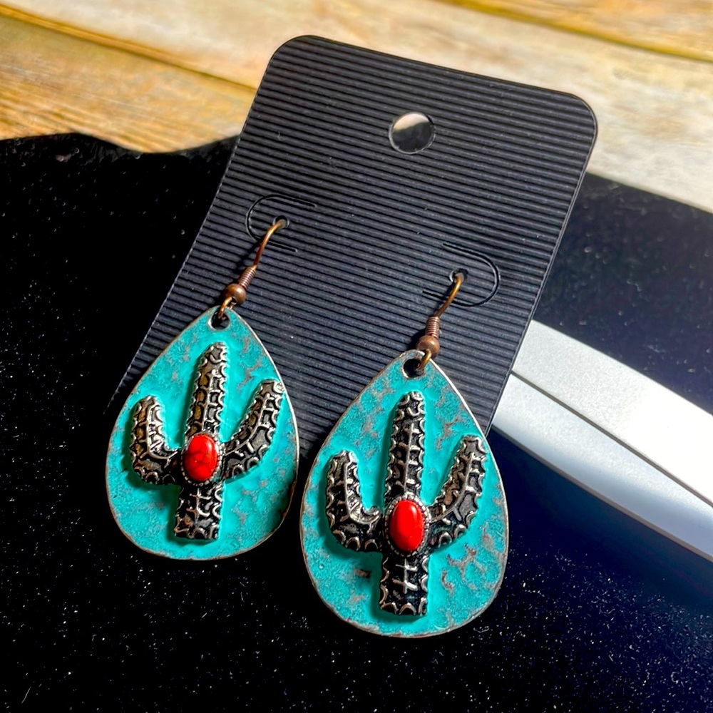 Cactus teardrop earrings